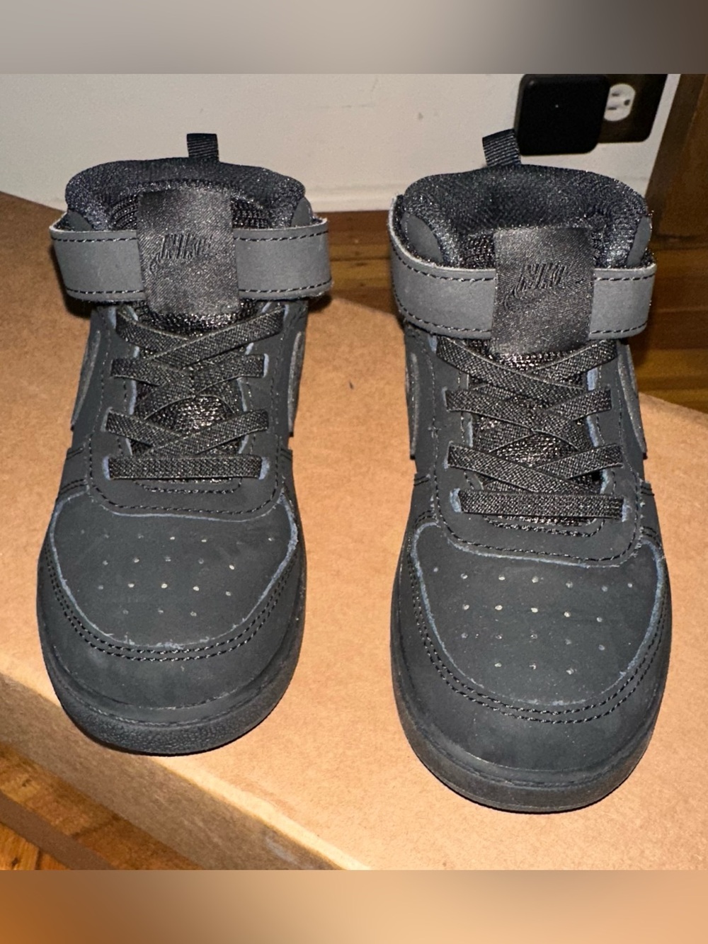 Nike court Borough Mid 2 Kids  Sneakers size 10c